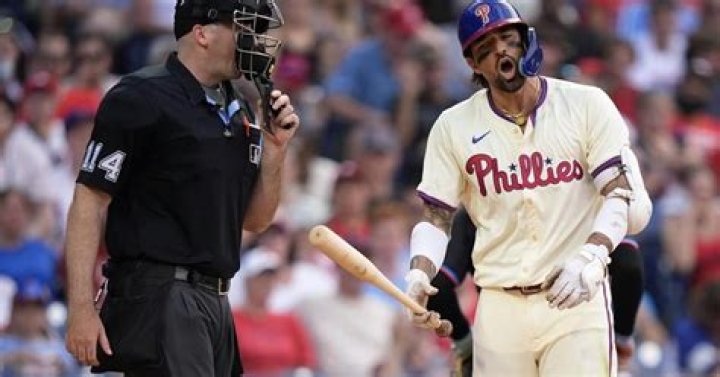 Gordon, Chisholm lead Marlins past Phillies